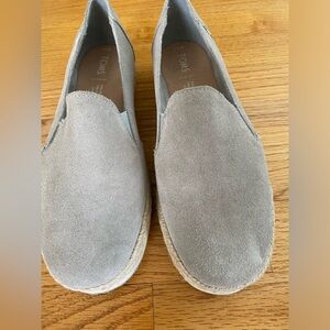 Tom’s shoes